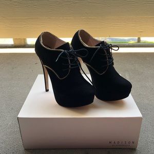 New unused Black Booties